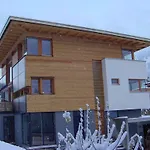 Zaussinger *