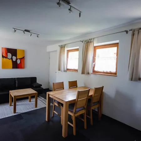 Zaussinger Apartment *
